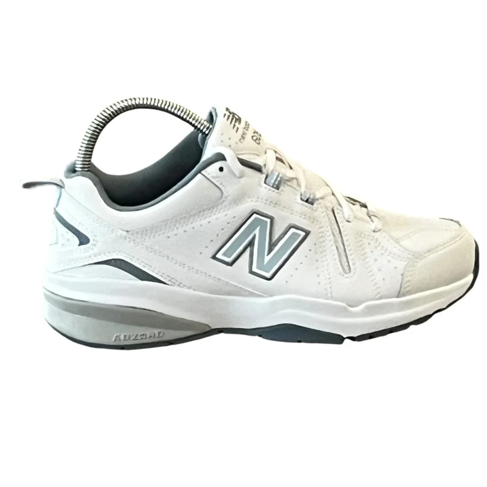 NWOT New Balance 608v5‎ Sneakers Womens 9 WX608WB5